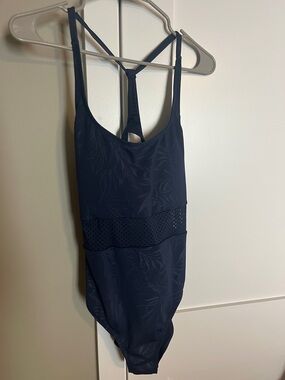 Carve Designs Navy One-Piece Swimsuit with Textured Midband